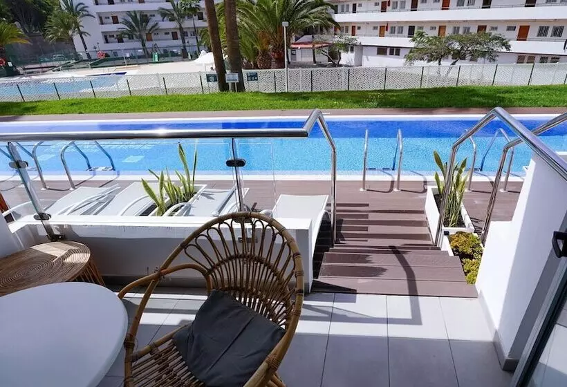 Junior swim-up suite, Coral Ocean View - Adults Only