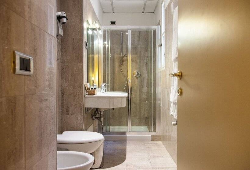 اتاق خانوادگی, Benivieni