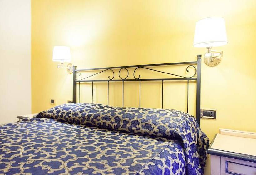 اتاق اکونومی, Benivieni