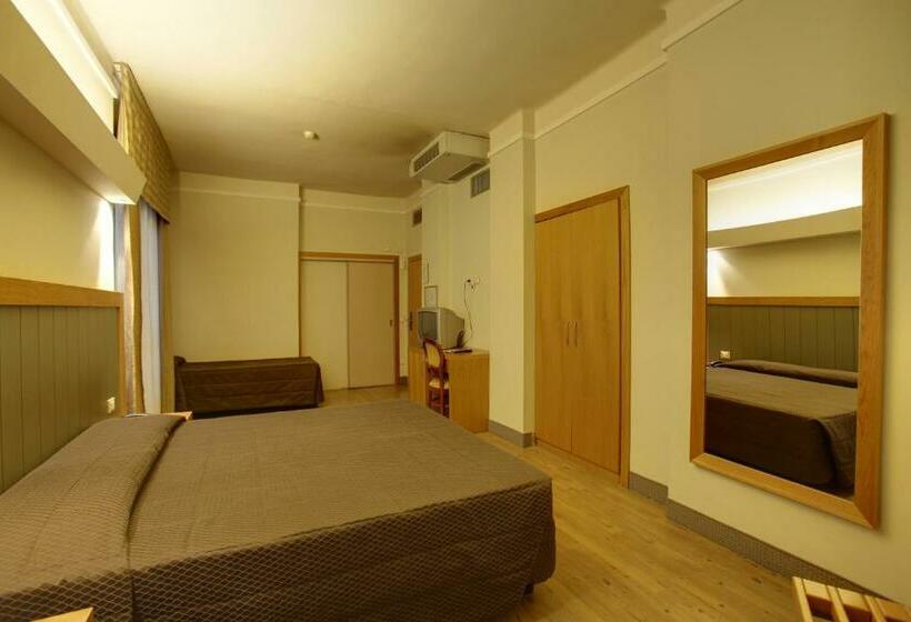 غرفة قياسية ثلاثية, Delle Nazioni