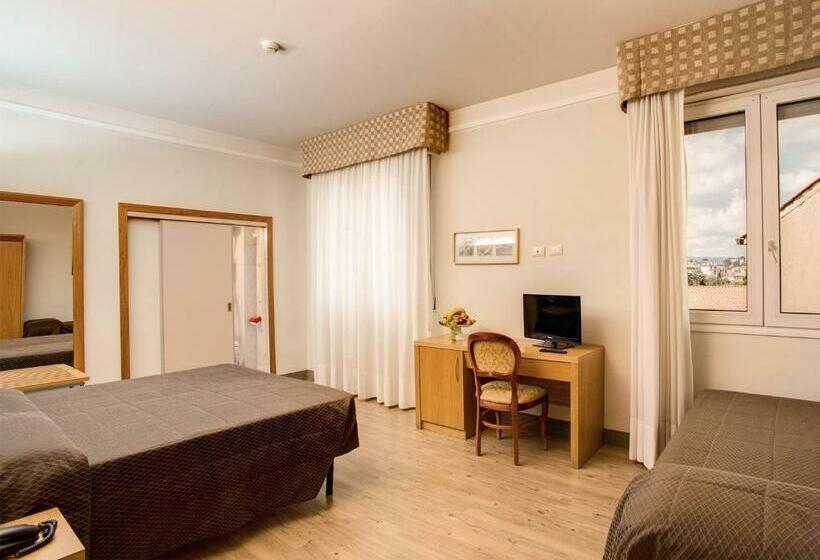 غرفة قياسية ثلاثية, Delle Nazioni