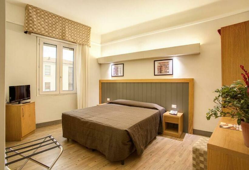 غرفة قياسية مزوَّدة بشُرفة, Delle Nazioni