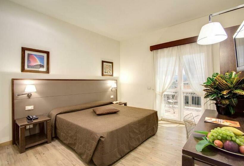 غرفة سوبيريور مطلة على المدينة, Delle Nazioni