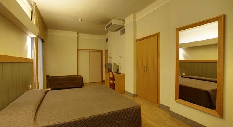 غرفة قياسية, Delle Nazioni