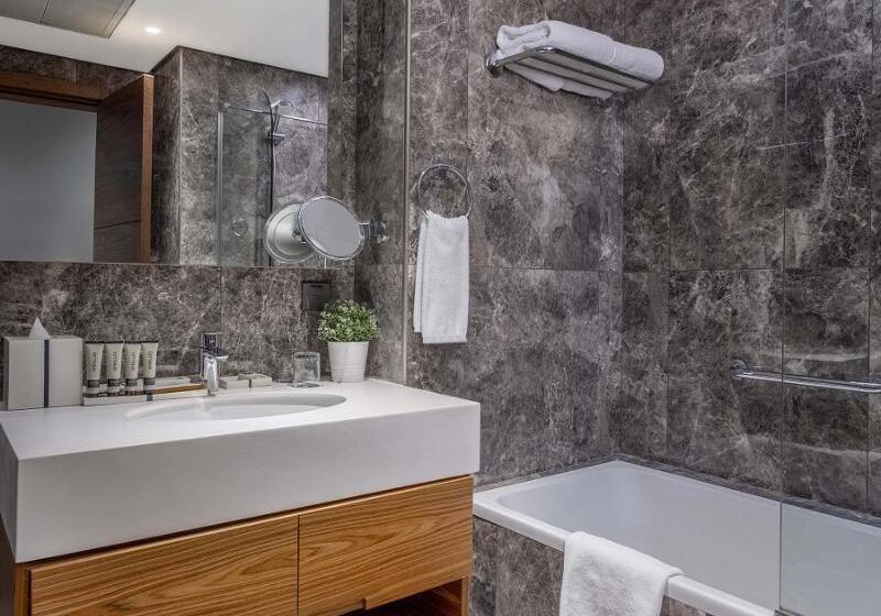 غرفة قياسية ثلاثية, Delle Nazioni