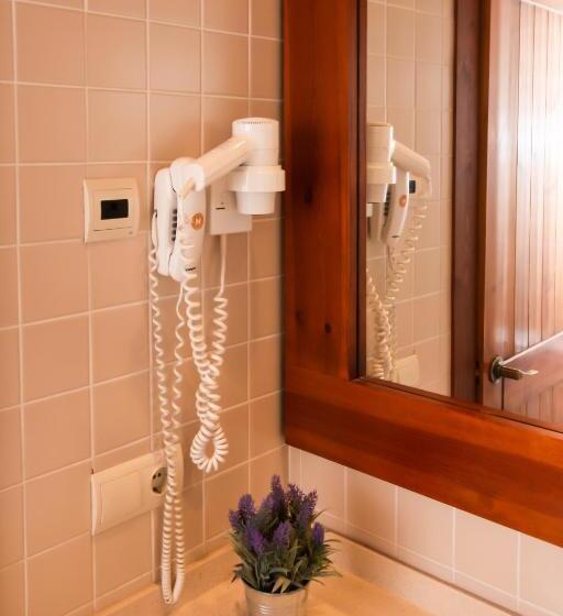 غرفة قياسية ثلاثية, Fontanals Golf