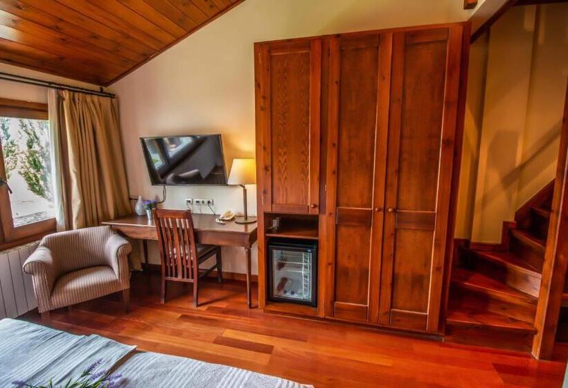 غرفة عائلية, Fontanals Golf