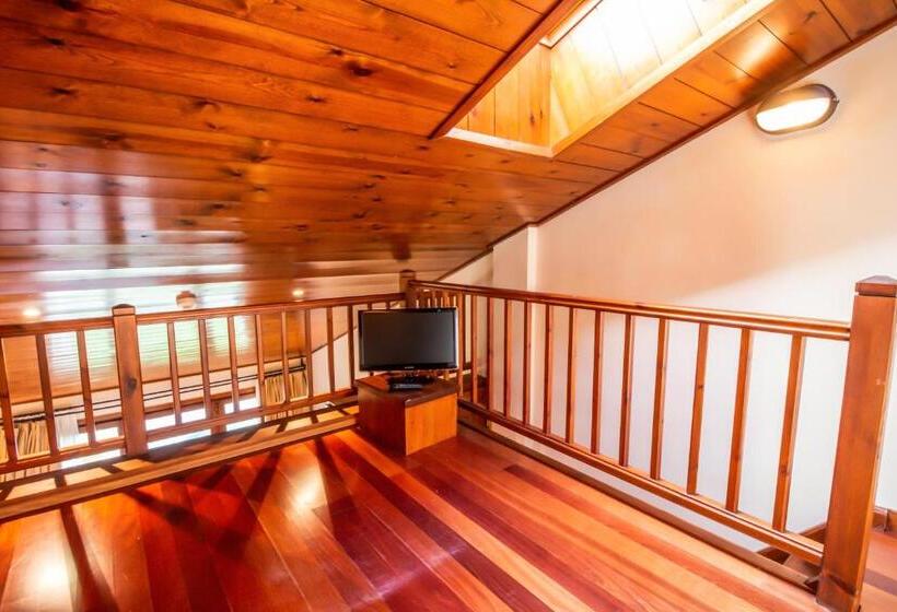 غرفة عائلية, Fontanals Golf