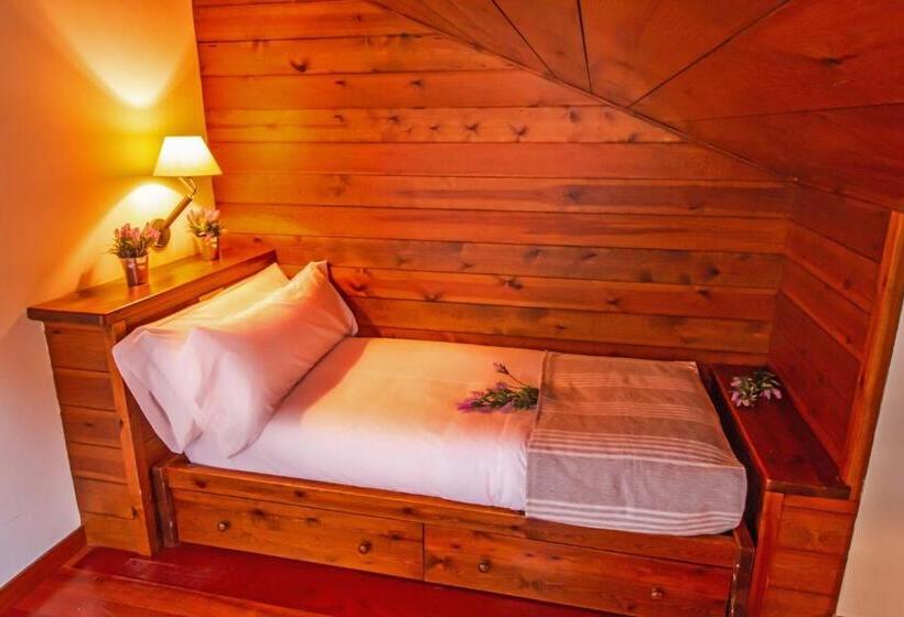 غرفة عائلية, Fontanals Golf