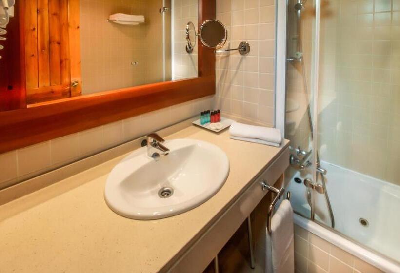 غرفة قياسية, Fontanals Golf