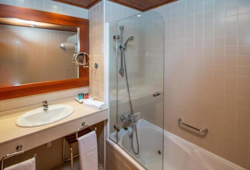 غرفة قياسية, Fontanals Golf