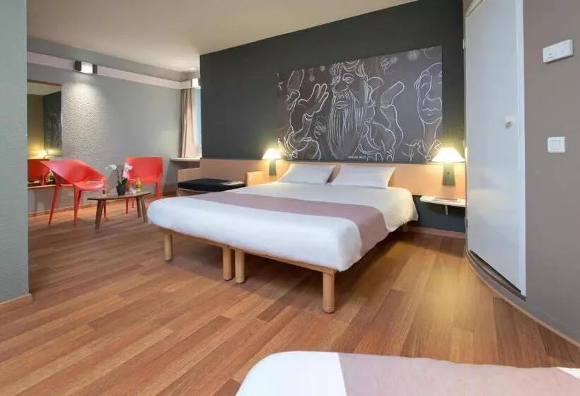 Superior Kolmen Hengen Huone, Ibis Aalst