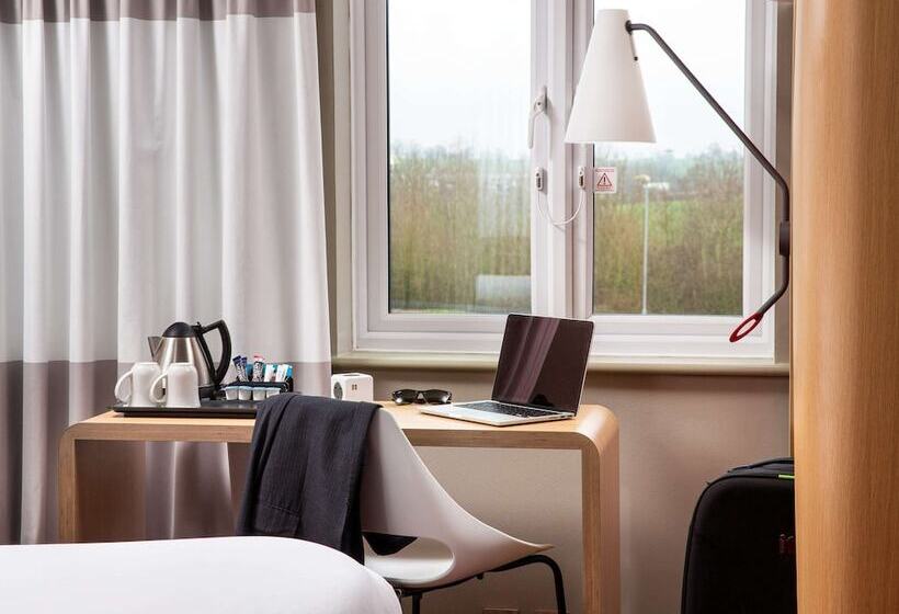 스탠다드 룸, Ibis Rugby East