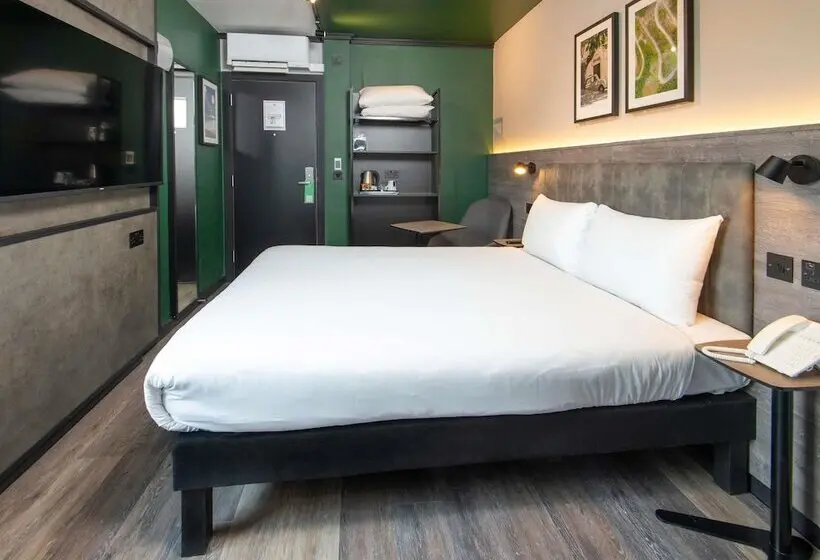 身障者適用スタンダードルーム, Ibis Styles London Gatwick Airport