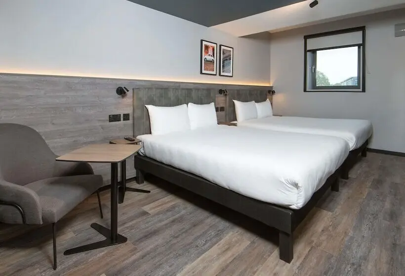 ２ダブルベッドのスタンダードルーム, Ibis Styles London Gatwick Airport