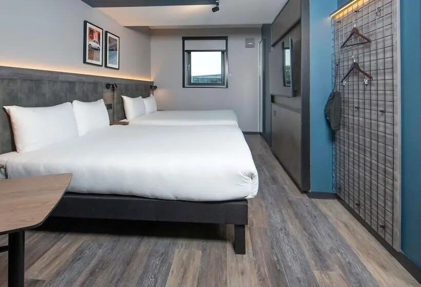 ２ダブルベッドのスタンダードルーム, Ibis Styles London Gatwick Airport