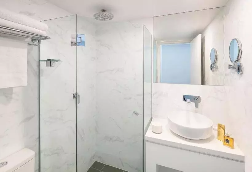 اتاق سوپریور با تخت بزرگ, Ibis Sydney World Square
