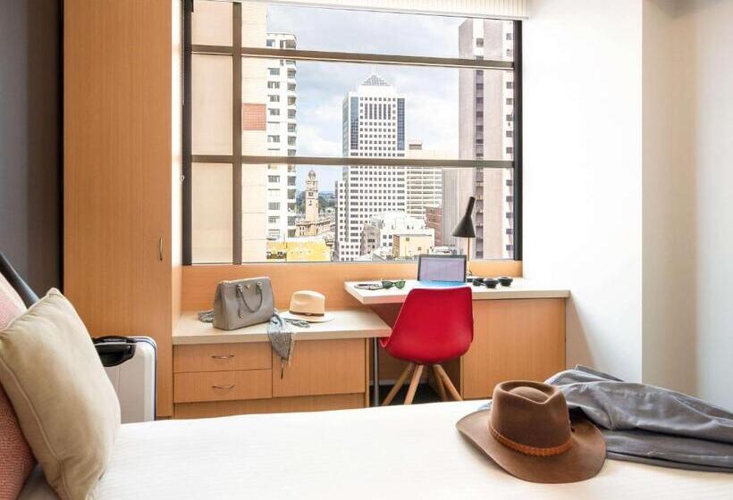 디럭스 룸 킹사이즈 침대, Ibis Sydney World Square