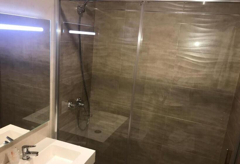 اتاق استاندارد, La Union