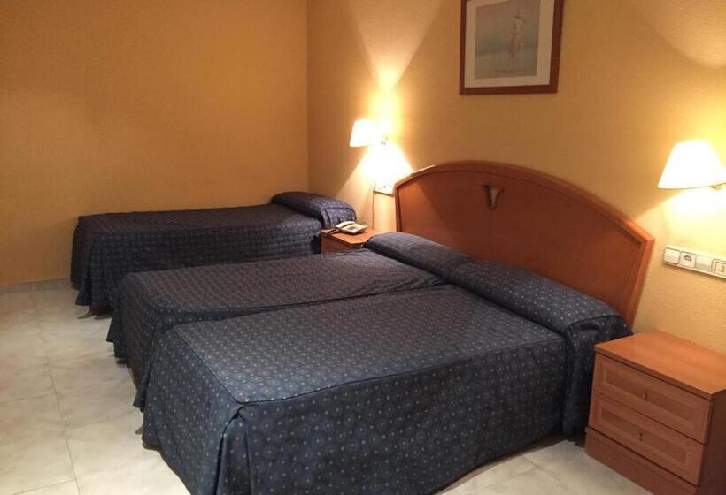 اتاق ساده سه‌ نفره, La Union