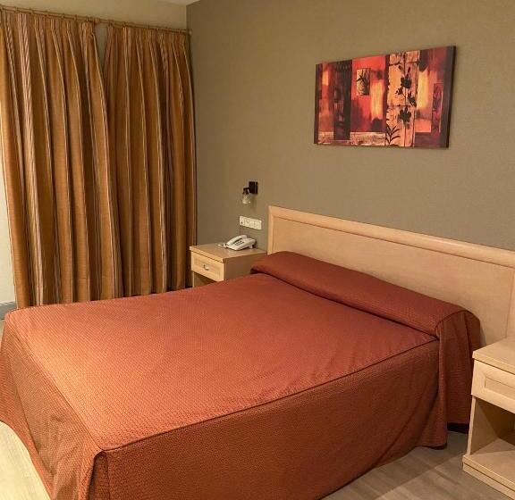 اتاق عادی, La Union