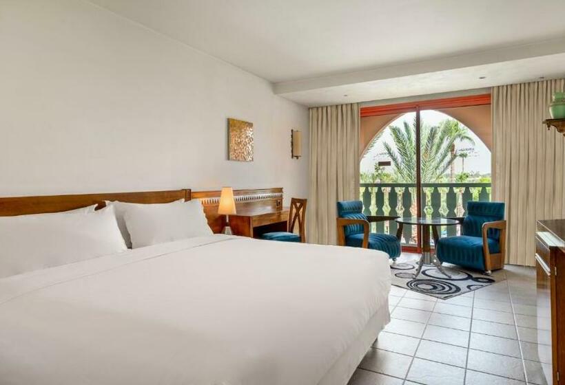 Deluxe Room King Size Bed, Le Méridien N Fis