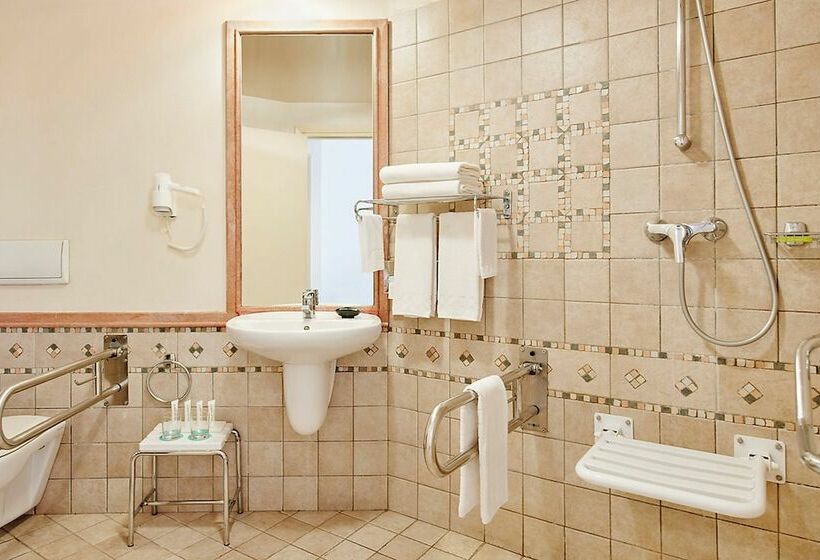 Standard Room Double Bed, Le Méridien N Fis