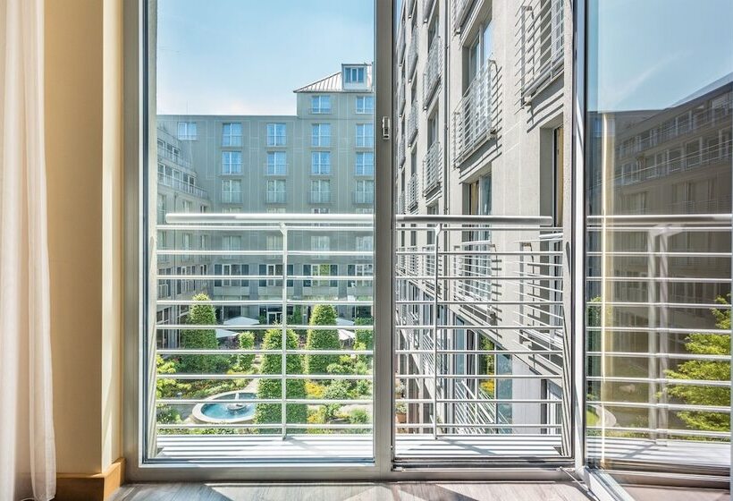 اتاق لوکس با چشمانداز باغ, Le Méridien Munich