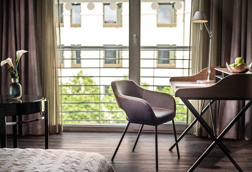 اتاق لوکس با چشمانداز باغ, Le Méridien Munich