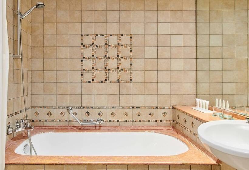 2 Bedroom Presidential Suite, Le Méridien N Fis