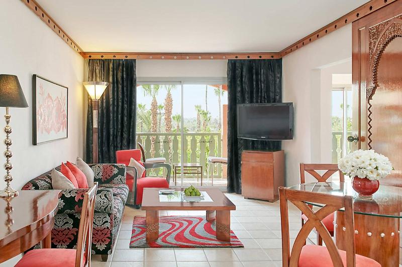 Standard Room King Size Bed, Le Méridien N Fis