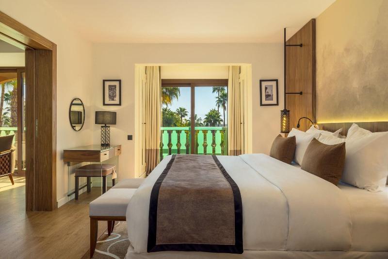 Suite King Bed, Le Méridien N Fis