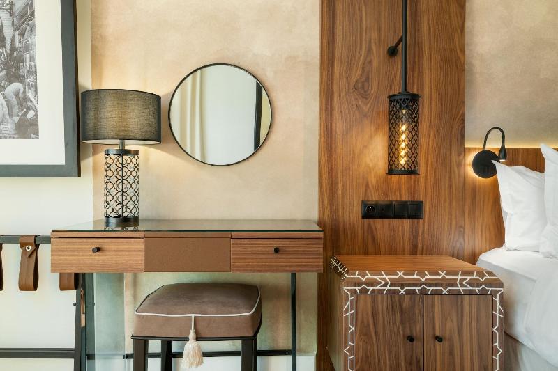 Standard Room Garden View, Le Méridien N Fis