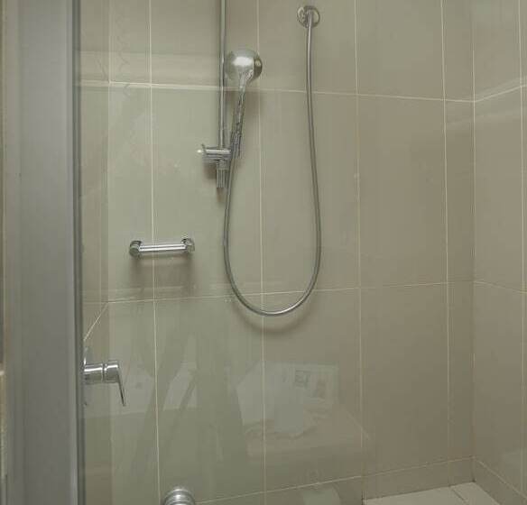 Номер Стандарт, Mercure Johannesburg Midrand