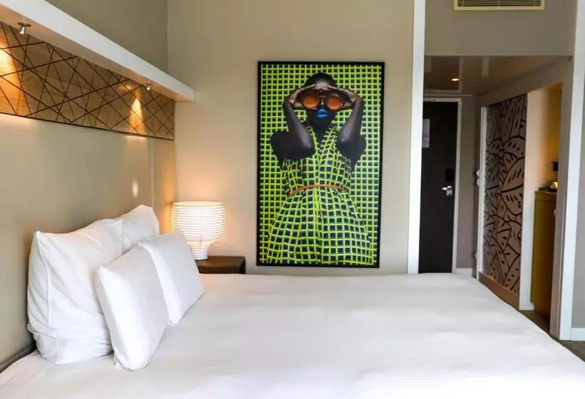 Deluxe Room King Size Bed, Pullman Abidjan