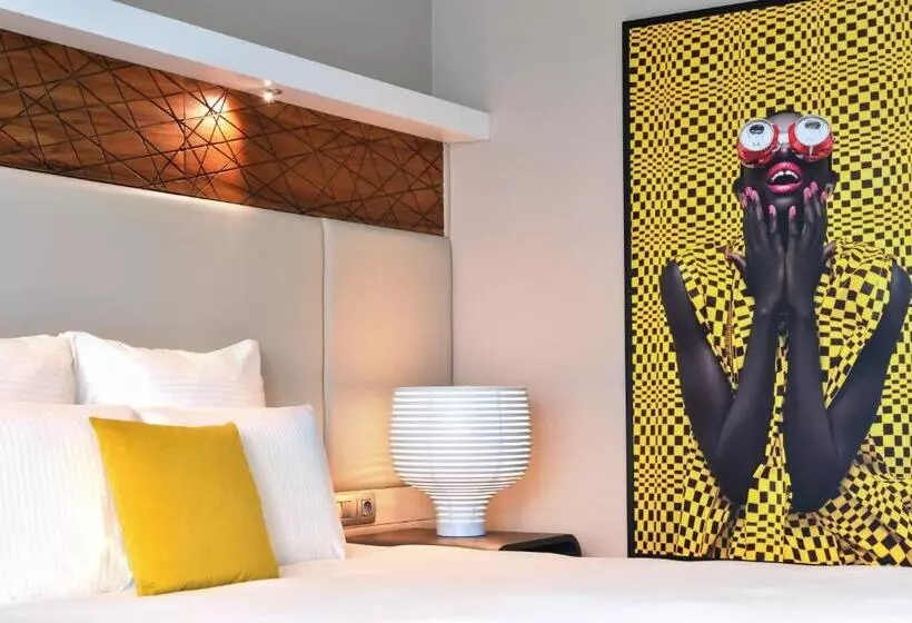 Deluxe Room King Size Bed, Pullman Abidjan