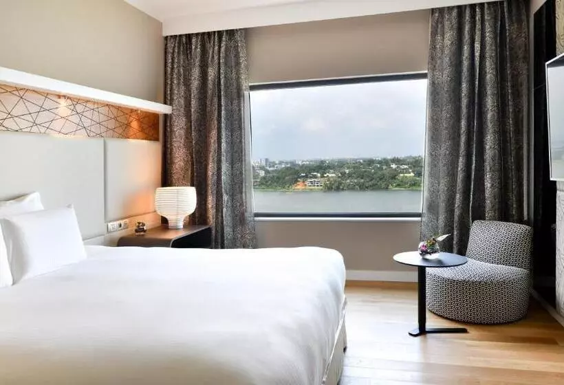 Superior Room City View, Pullman Abidjan
