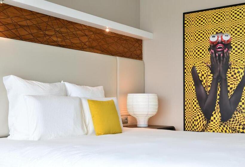 غرفة سوبيريور مطلة على المدينة, Pullman Abidjan