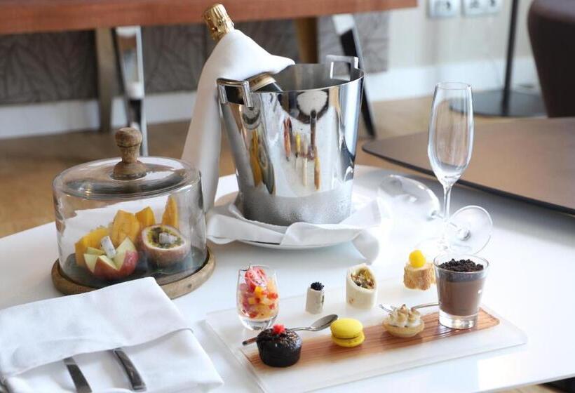 جناح جونيور سرير كينج, Pullman Abidjan