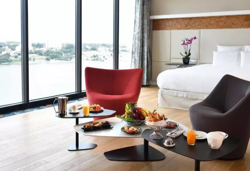 Junior Suite King Bed, Pullman Abidjan