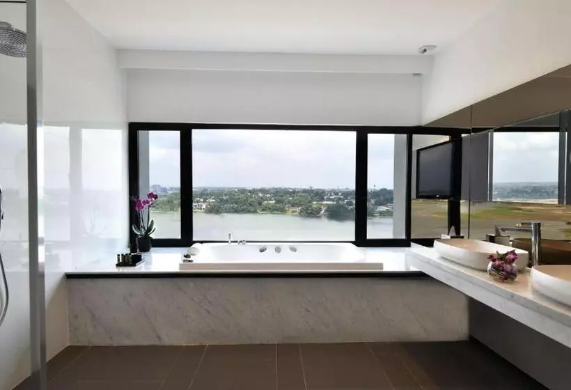 Presidential Suite, Pullman Abidjan