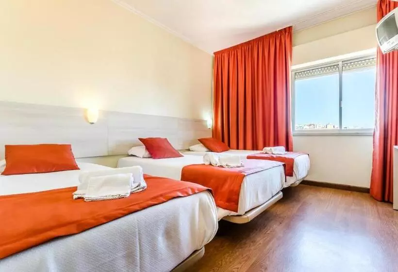اتاق استاندارد سه تخته با سرویس بهداشتی مشترک, Residencial Jardim Da Amadora