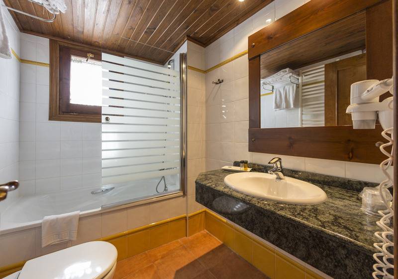 标准单人间, Casa Cornel