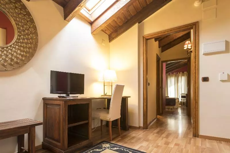 Suite Junior, Casa Cornel