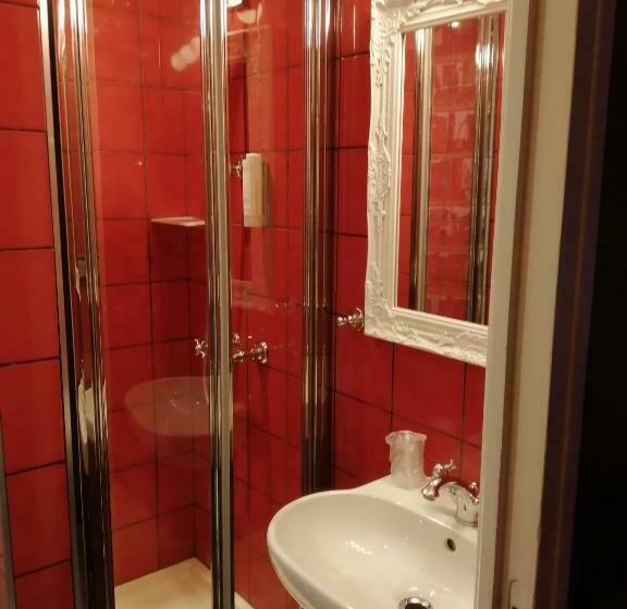 クラシックルーム, Sacha