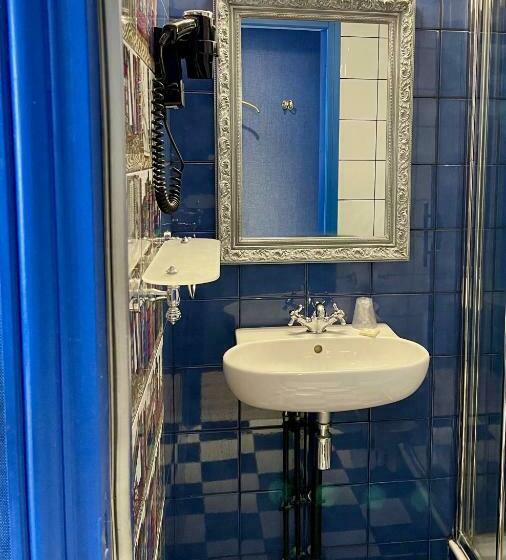 スーペリアールーム, Sacha