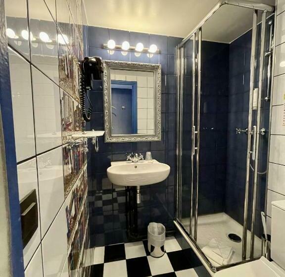 スーペリアールーム, Sacha