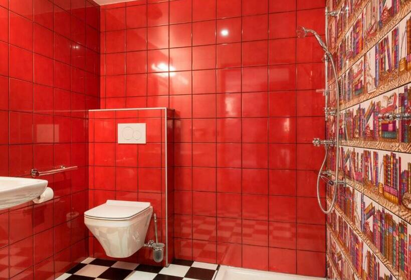 スーペリアールーム, Sacha