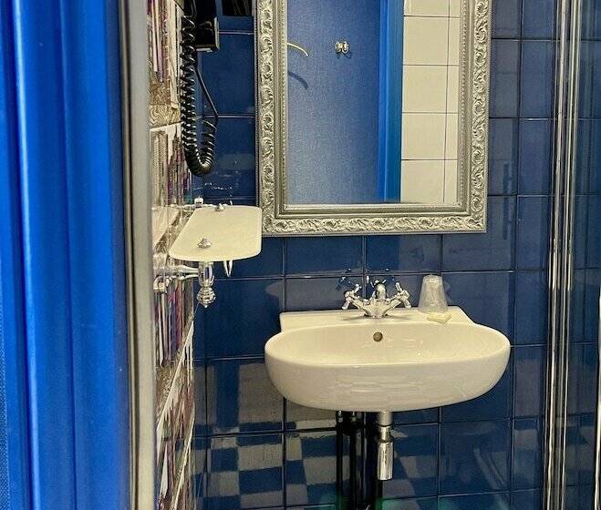 スーペリアールーム, Sacha