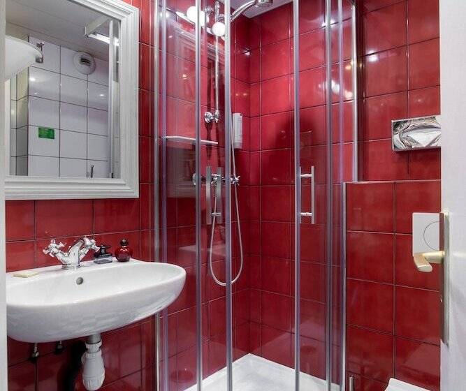 クラシックルーム, Sacha